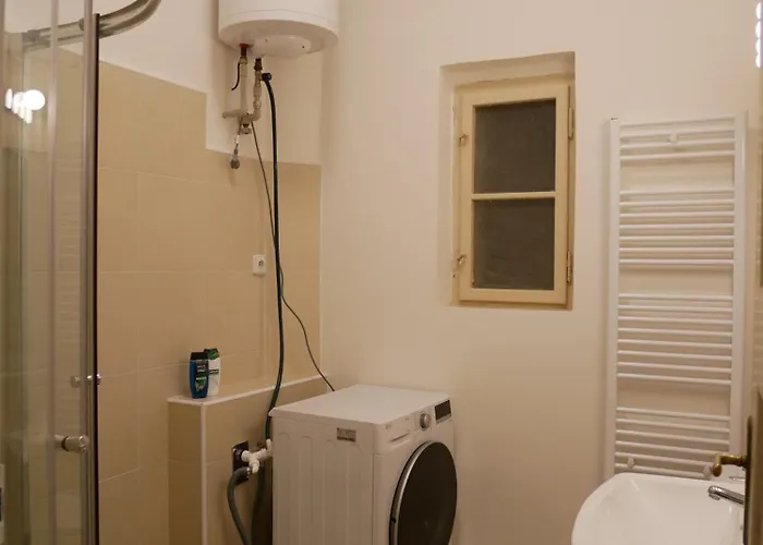 דירה Quiet And Spacious Flat Near Centre In 3 פראג