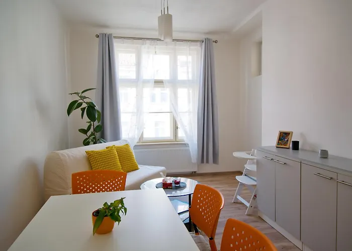 דירה Quiet And Spacious Flat Near Centre In 3