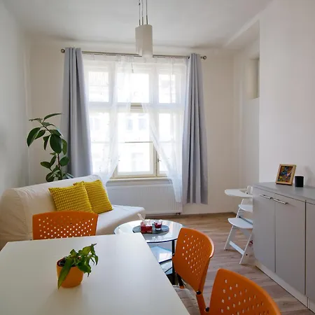 Apartment Quiet And Spacious Flat Near Centre In 3